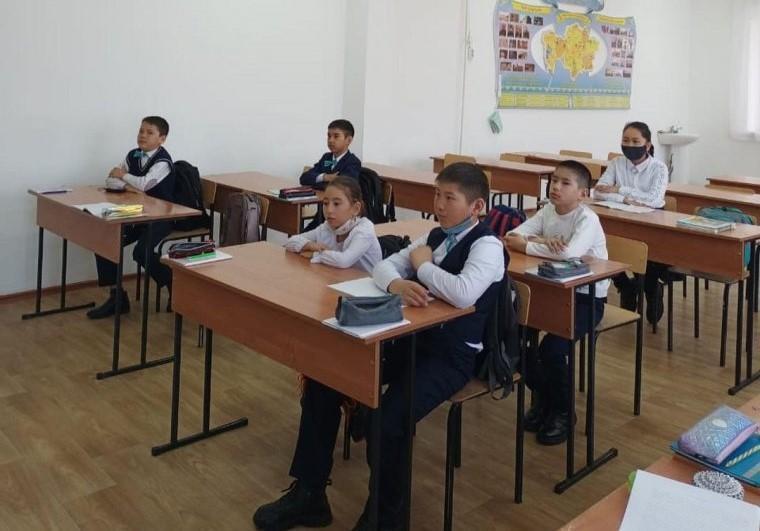 “Ана – гүл, ана – өмір шуағы» сынып сағаты