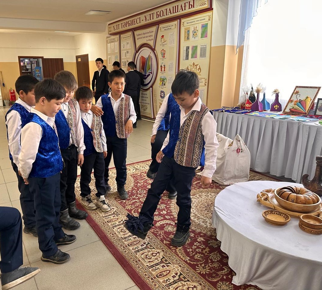 20 наурыз Ұлттық спорт күні . «Ләңгі» ойыны